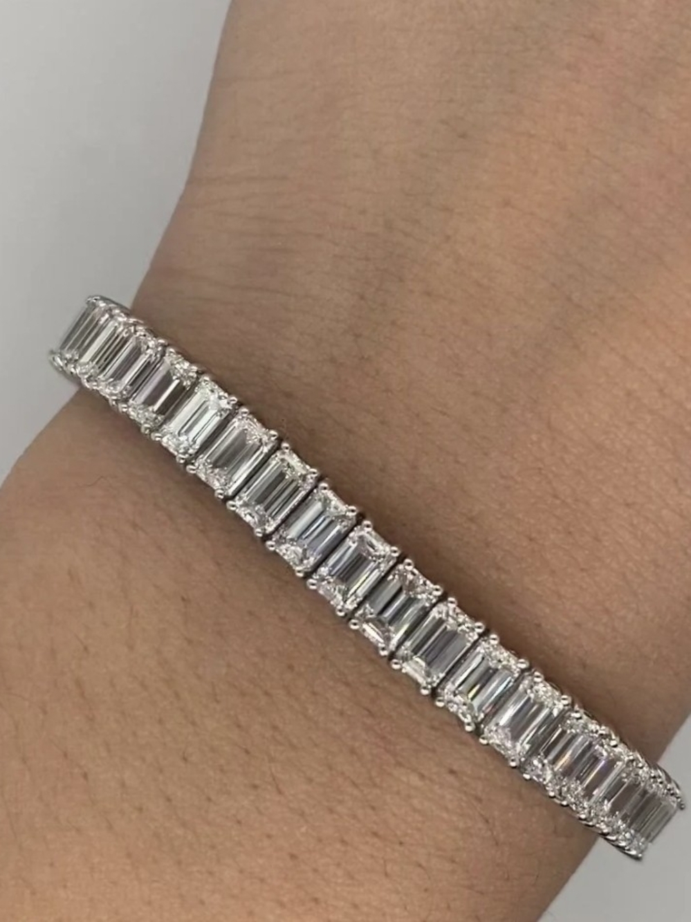VVS1 17.5 Carat* total weight Full Emerald-cut Moissanite Tennis Bracelet 7 inch
